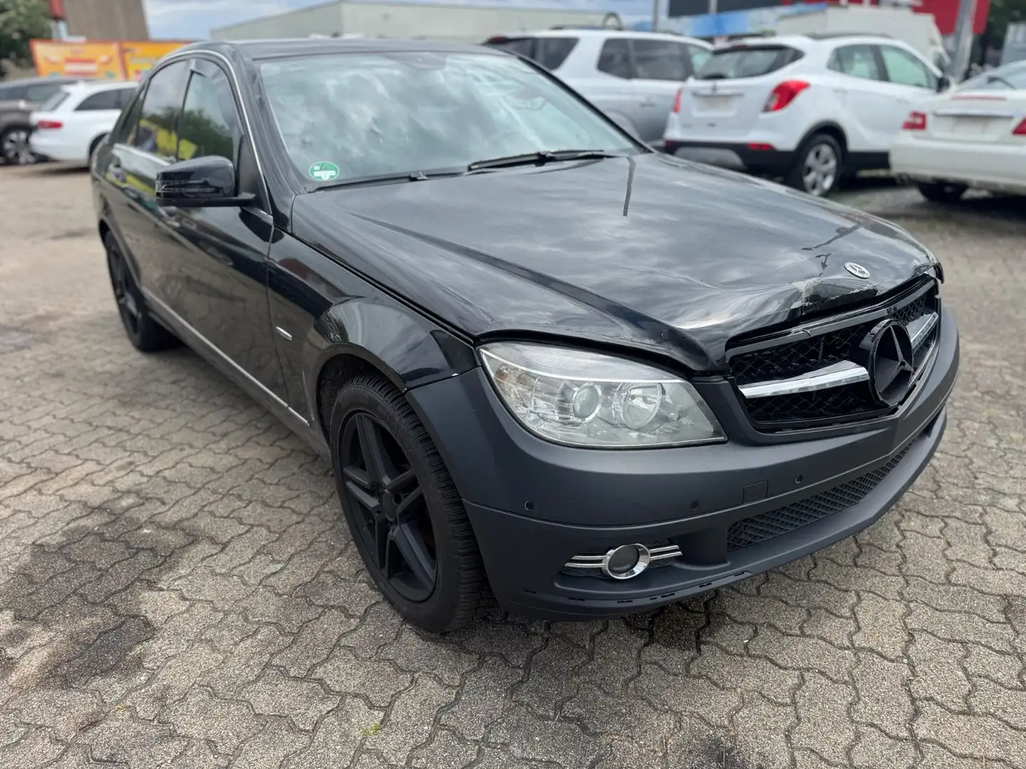 Mercedes-Benz C 250 C -Klasse Lim. C 250 CGI BlueEfficiency Noir - 1
