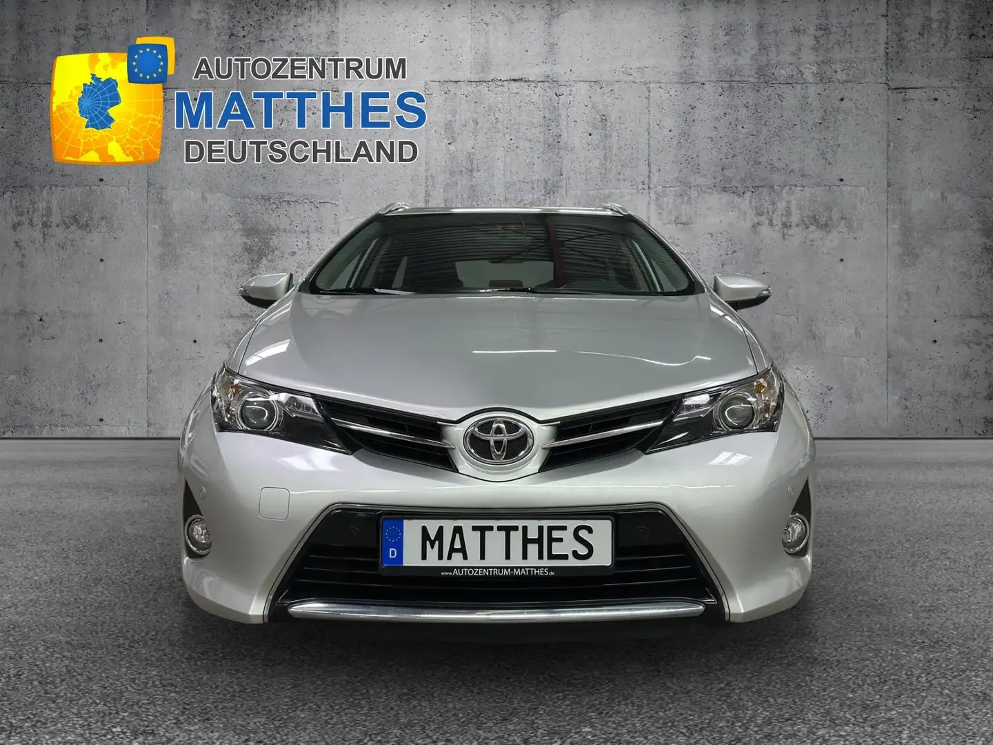 Toyota Auris Touring Sports Edition 1.6 NAVI Kamera SHZ Temp... Silber - 2