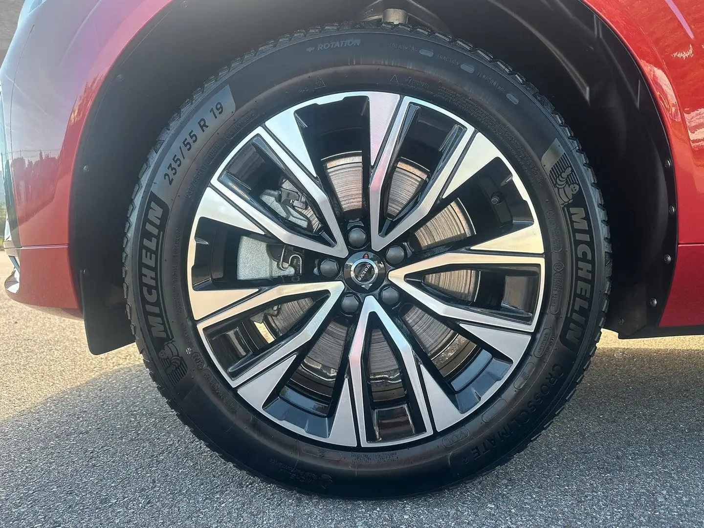 Volvo XC60 B4 Mild-Hybrid Plus Dark AHK ACC BLIS Rojo - 2