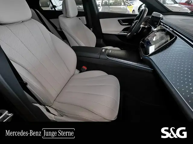 Mercedes-Benz E-Class view 5