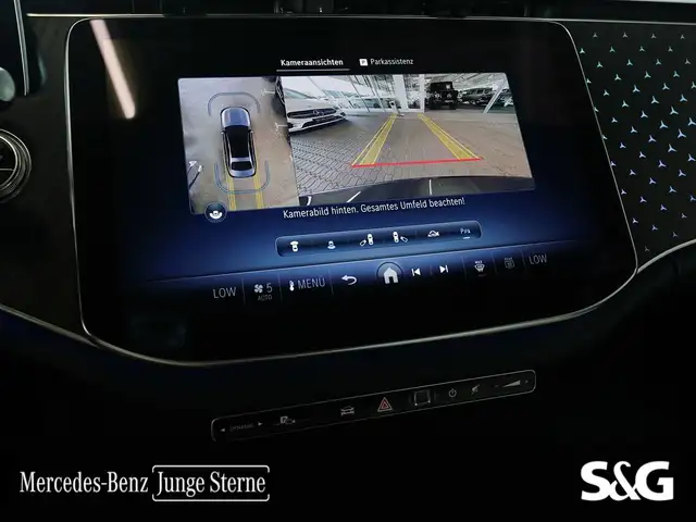 Mercedes-Benz E-Class view 11