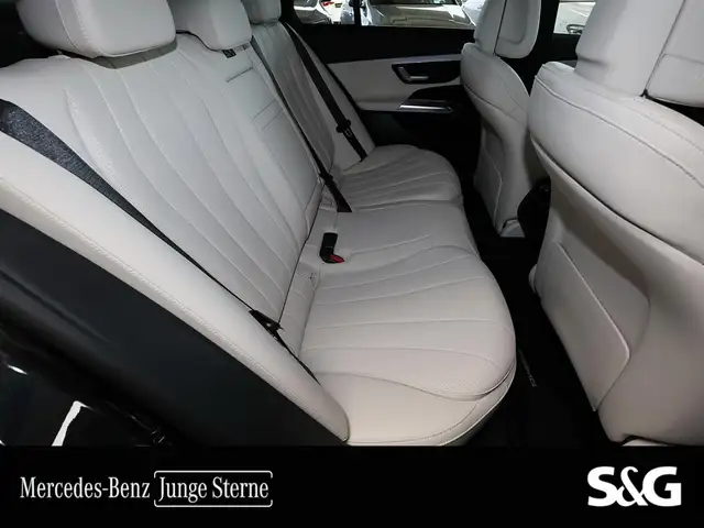 Mercedes-Benz E-Class view 7