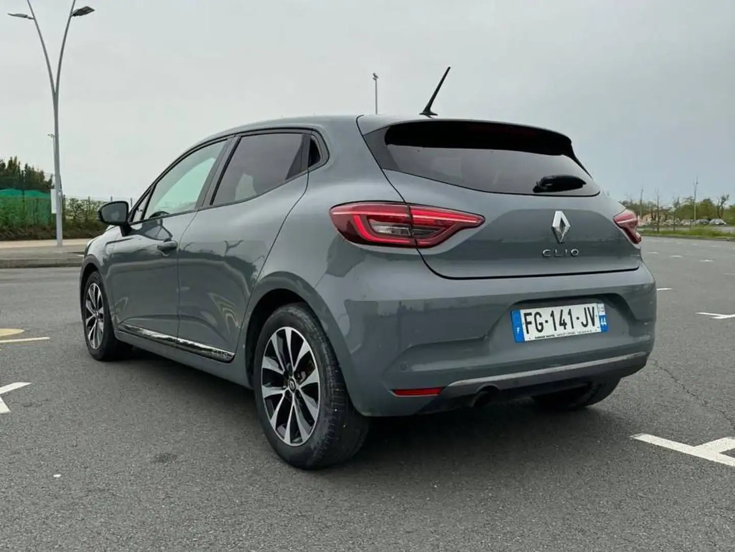 Renault Clio Clio TCe 100 Zen Gris - 2