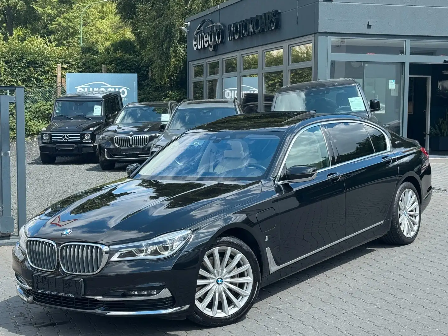 BMW 740 L e xDrive Aut. 1 Hand - DVD im fond /// Schwarz - 2