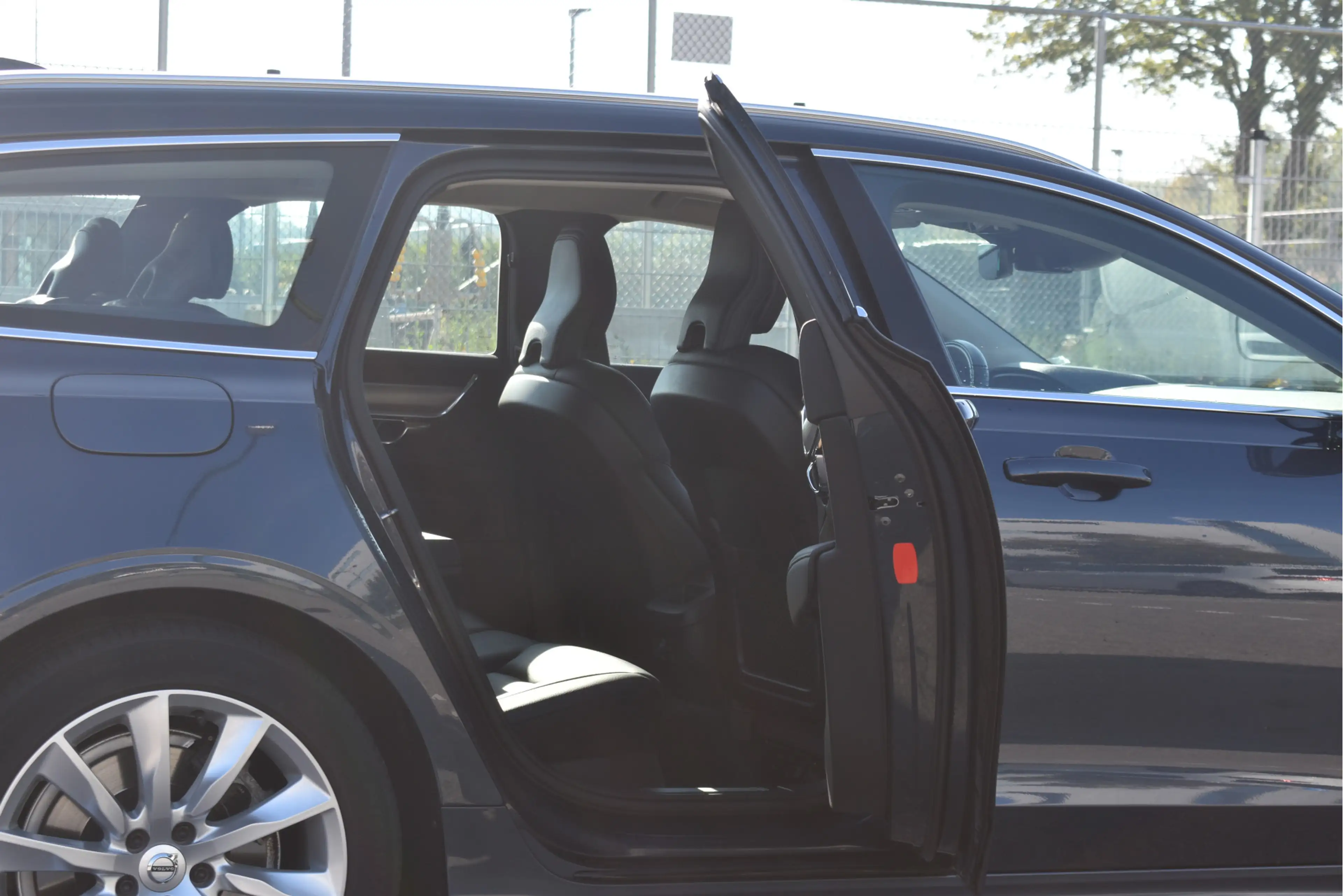 Volvo V90 2.0 T4 Momentum ,ORGINEEL NEDERLANDSE AUTO , BOEKJ — photo 11
