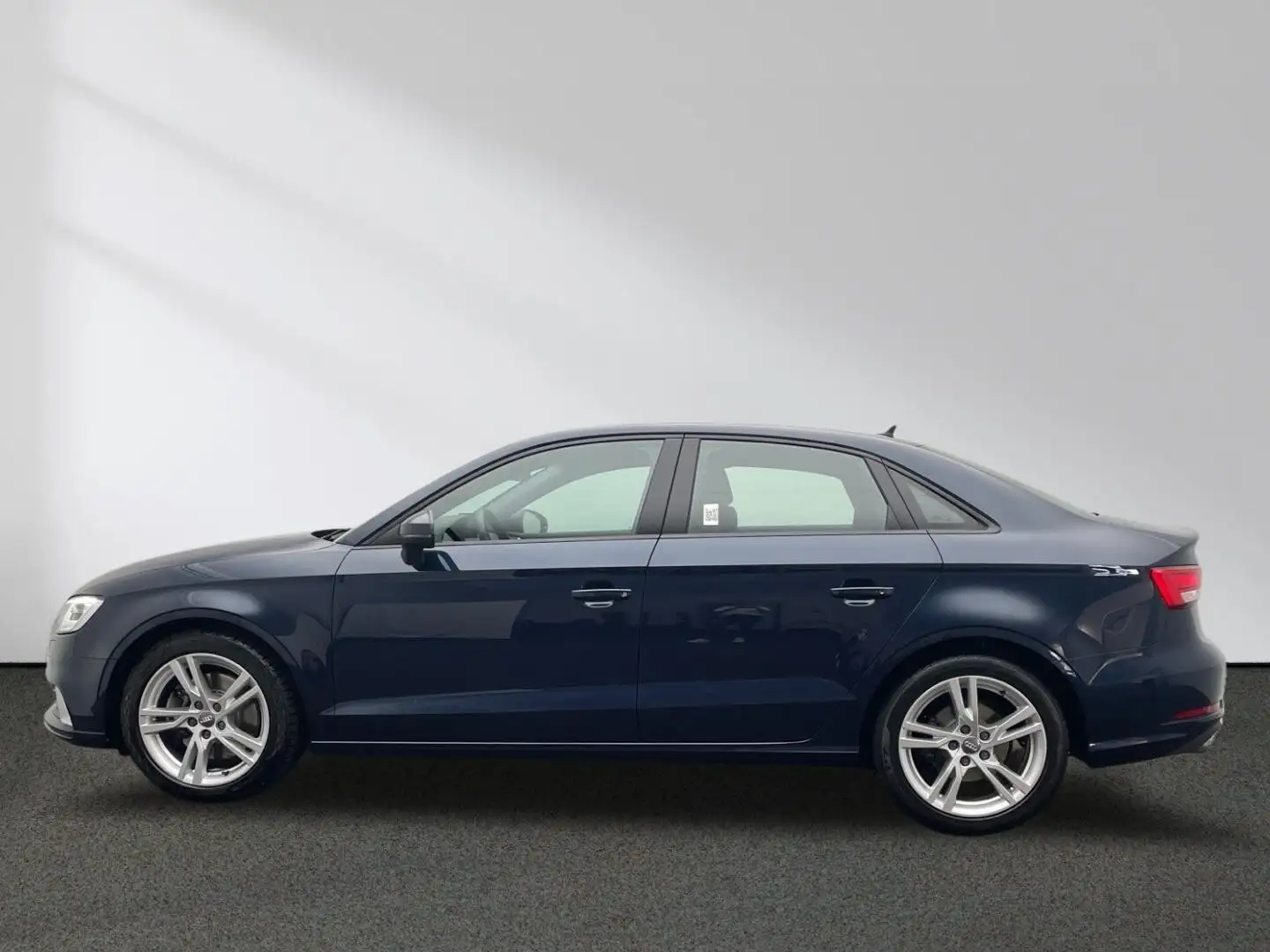 Audi A3 Limousine Sport 35 TDI S tronic MMI Xenon Blauw - 2
