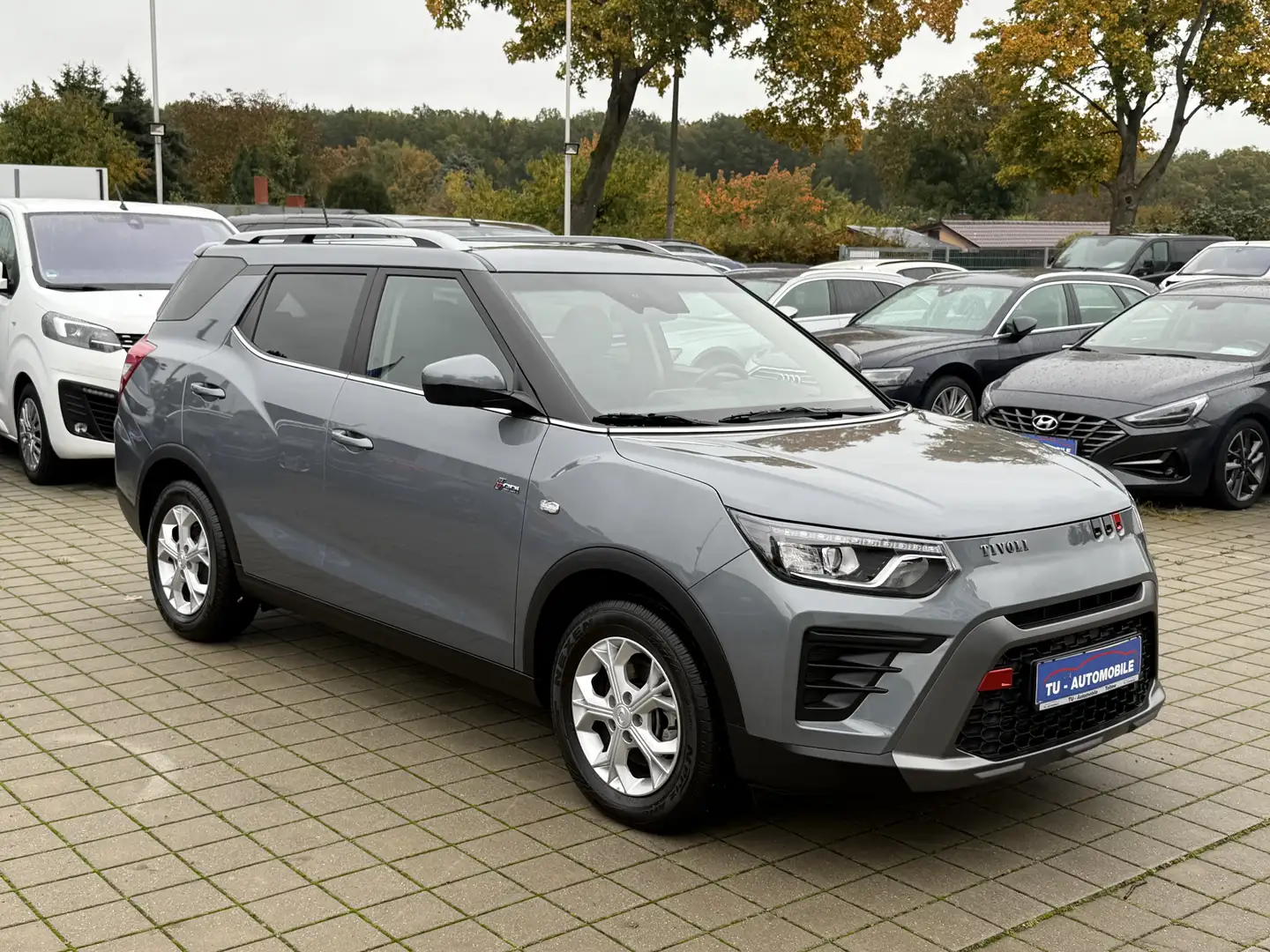 SsangYong Tivoli Tivoli Grand 1.5 T-GDi 2WD Aut. RKAMERA-APPLECAR Grau - 1