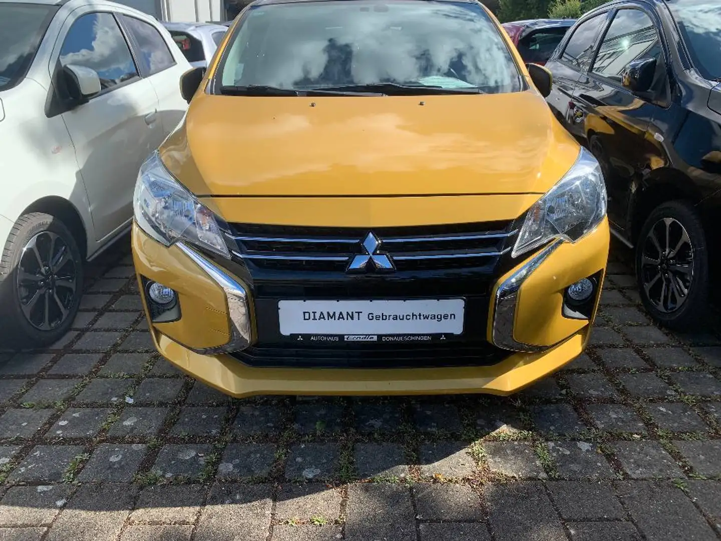 Mitsubishi Space Star Select+ 1.2 MIVEC ClearTec 5-Gang Amarillo - 2