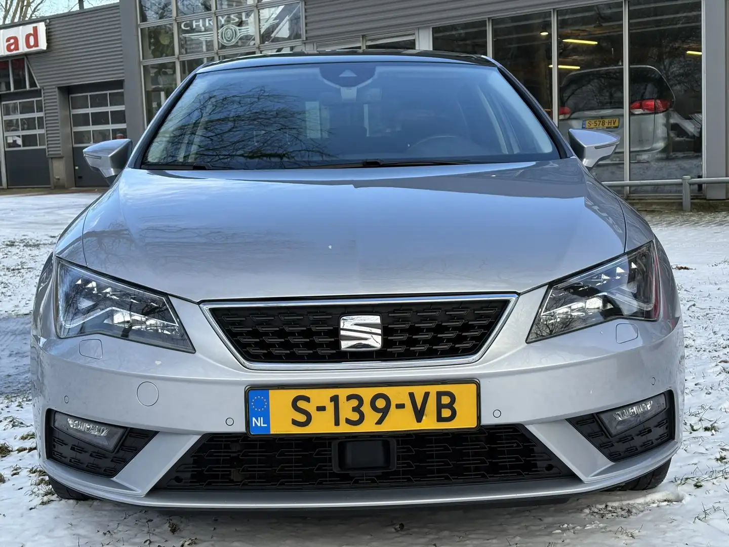 SEAT Leon 1.5 TSI Style Business Intense / Opendak / Stoelve Grau - 2