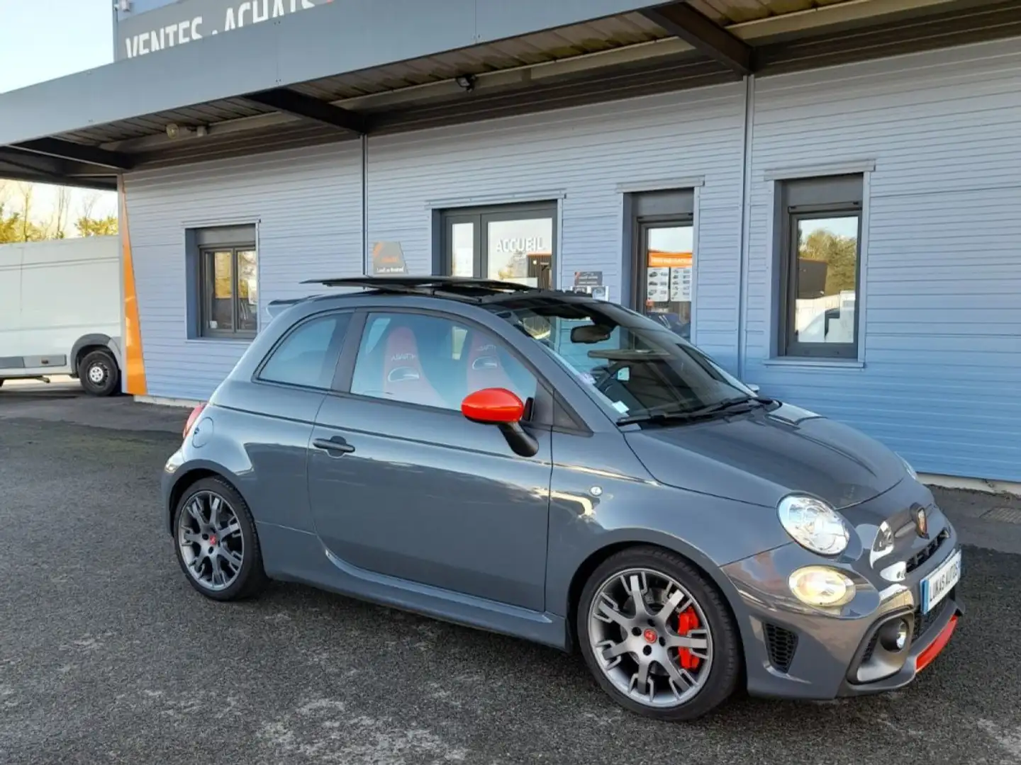 Abarth 595 595C E6D TEMP 1.4 Turbo 16V T-Jet 180 ch BVA5 Competizione Azul - 1