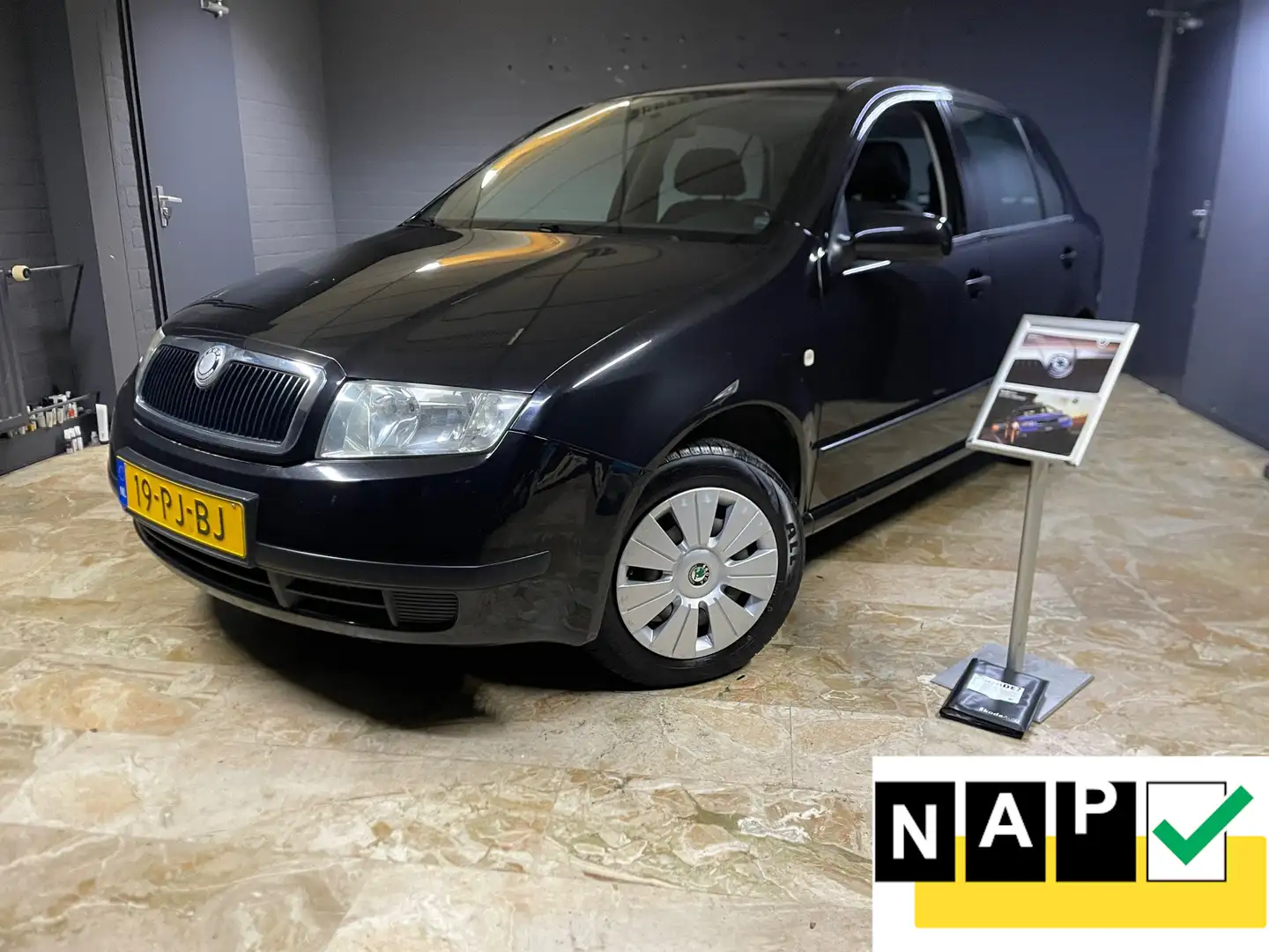 Skoda Fabia 1.4-16V Flash Airco Negru - 1