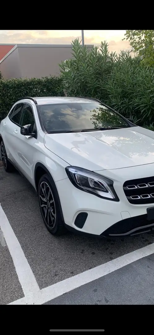 Mercedes-Benz GLA 200 d (cdi) Executive Blanc - 1