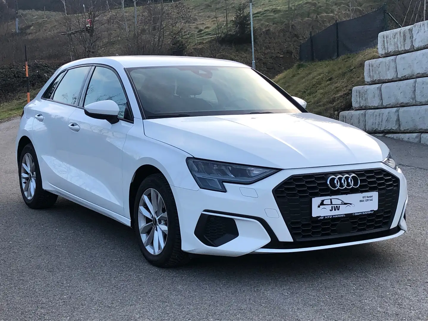 Audi A3 1.Besitz, *Garantie*, Neuwertig, FINANZ.MÖGL. Blanc - 1