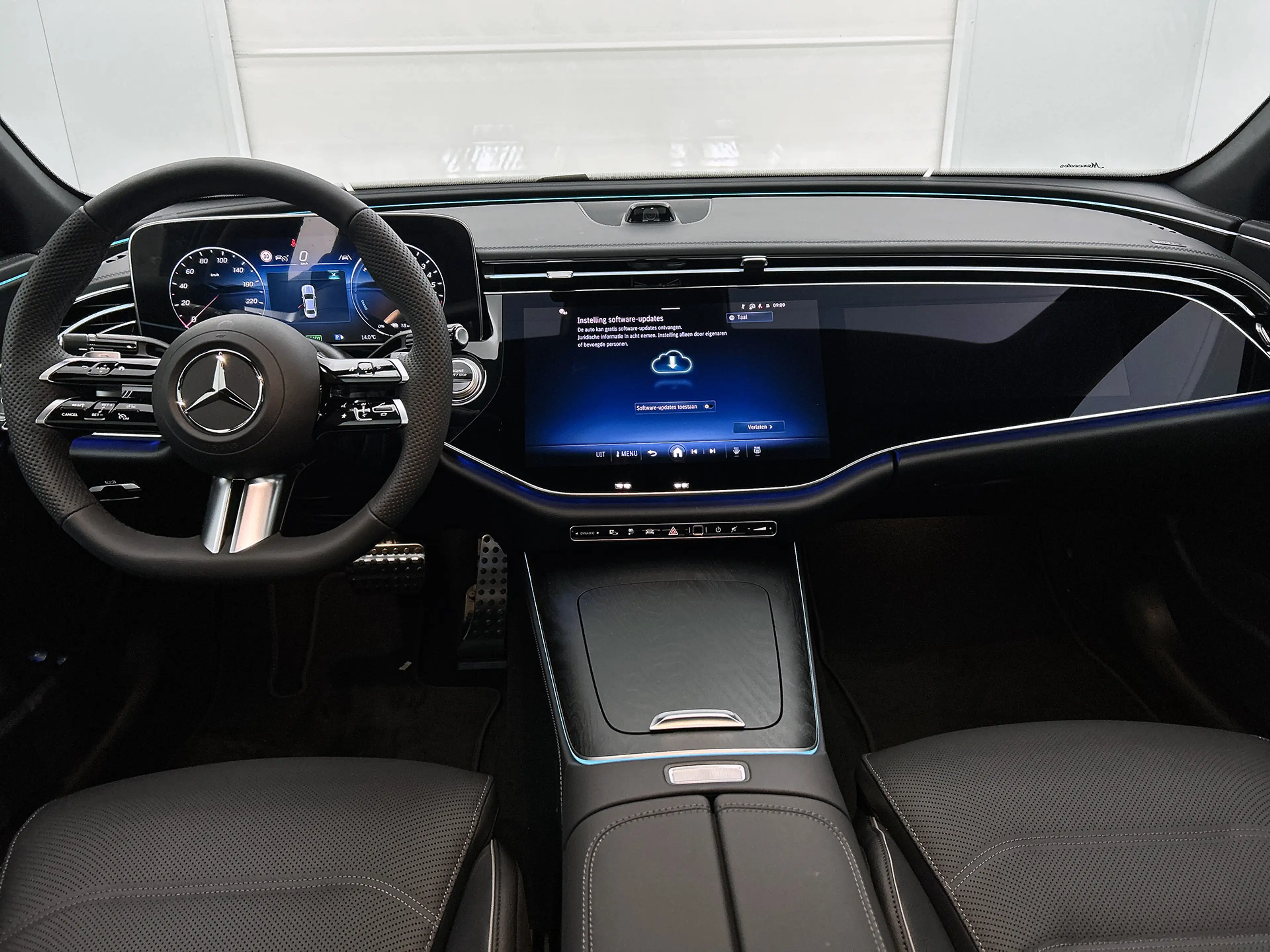Mercedes-Benz E 300 e Business Solution AMG | Premium pakket | Winterp — photo 4