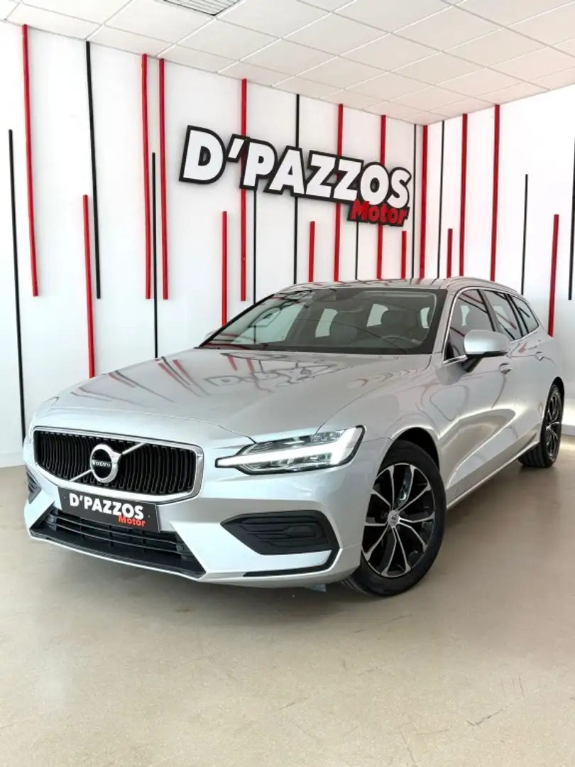 Volvo V60 D3 Momentum (4.75) Gris - 1