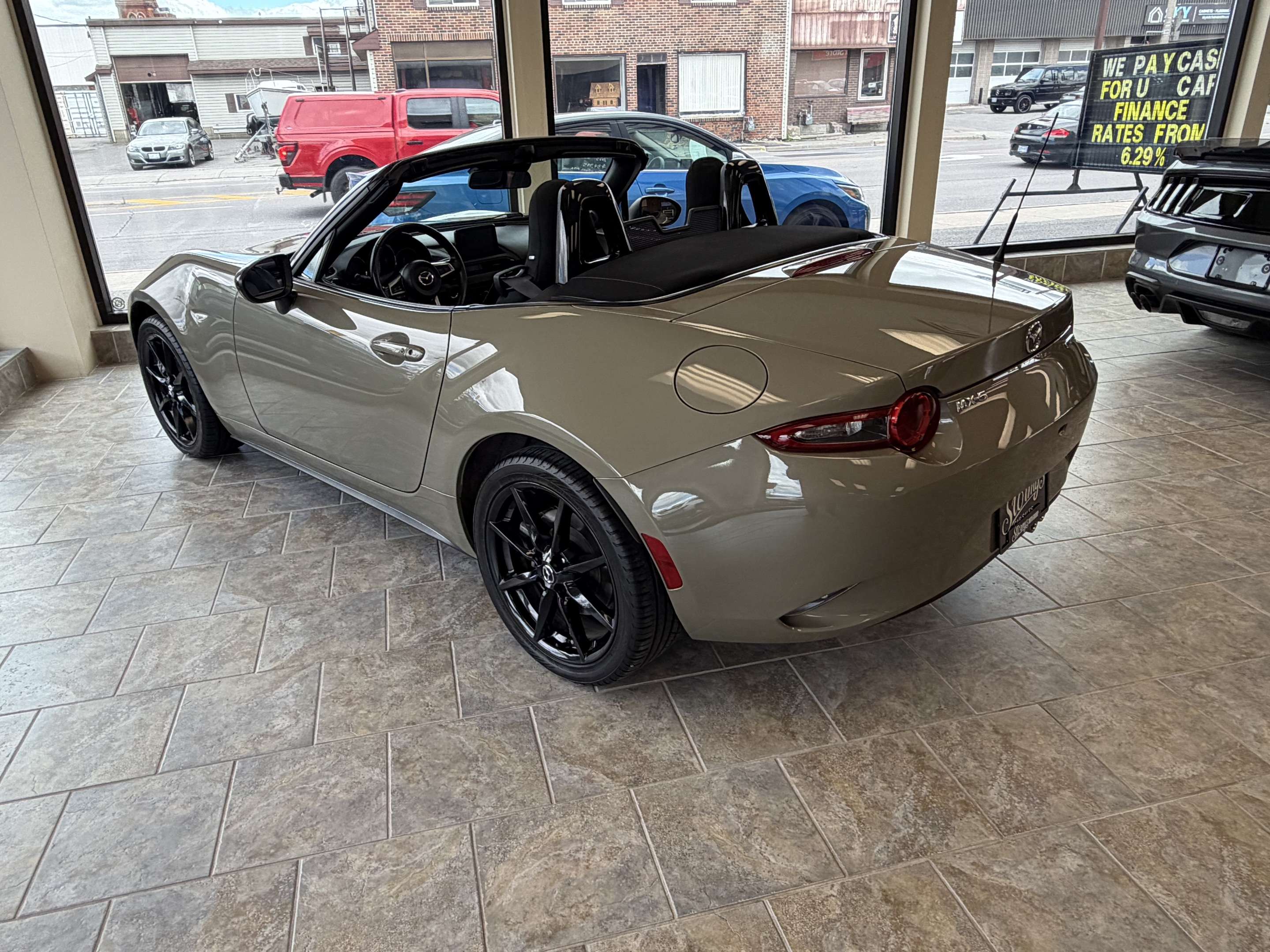 2023 Mazda MX-5 Miata Roadster