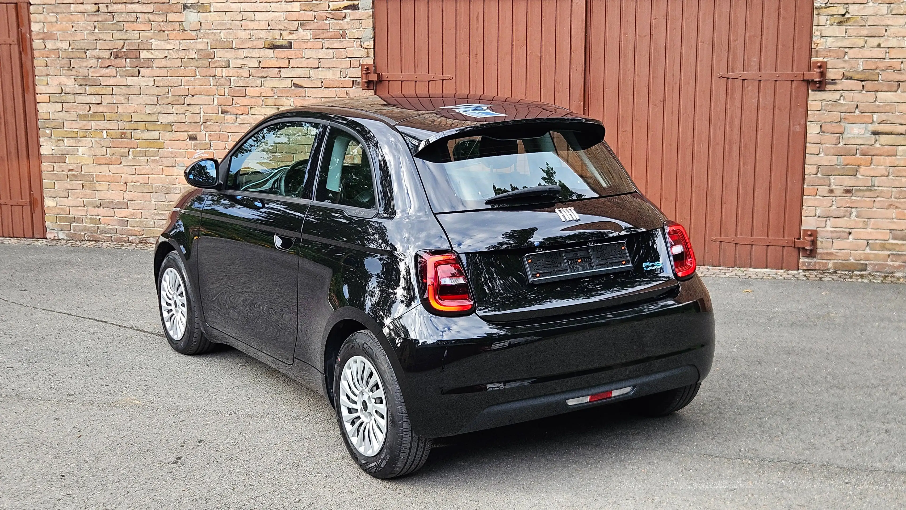 Fiat 500e Action + Winter + Radiopaket 11kW-Onboard Garantie! — photo 9