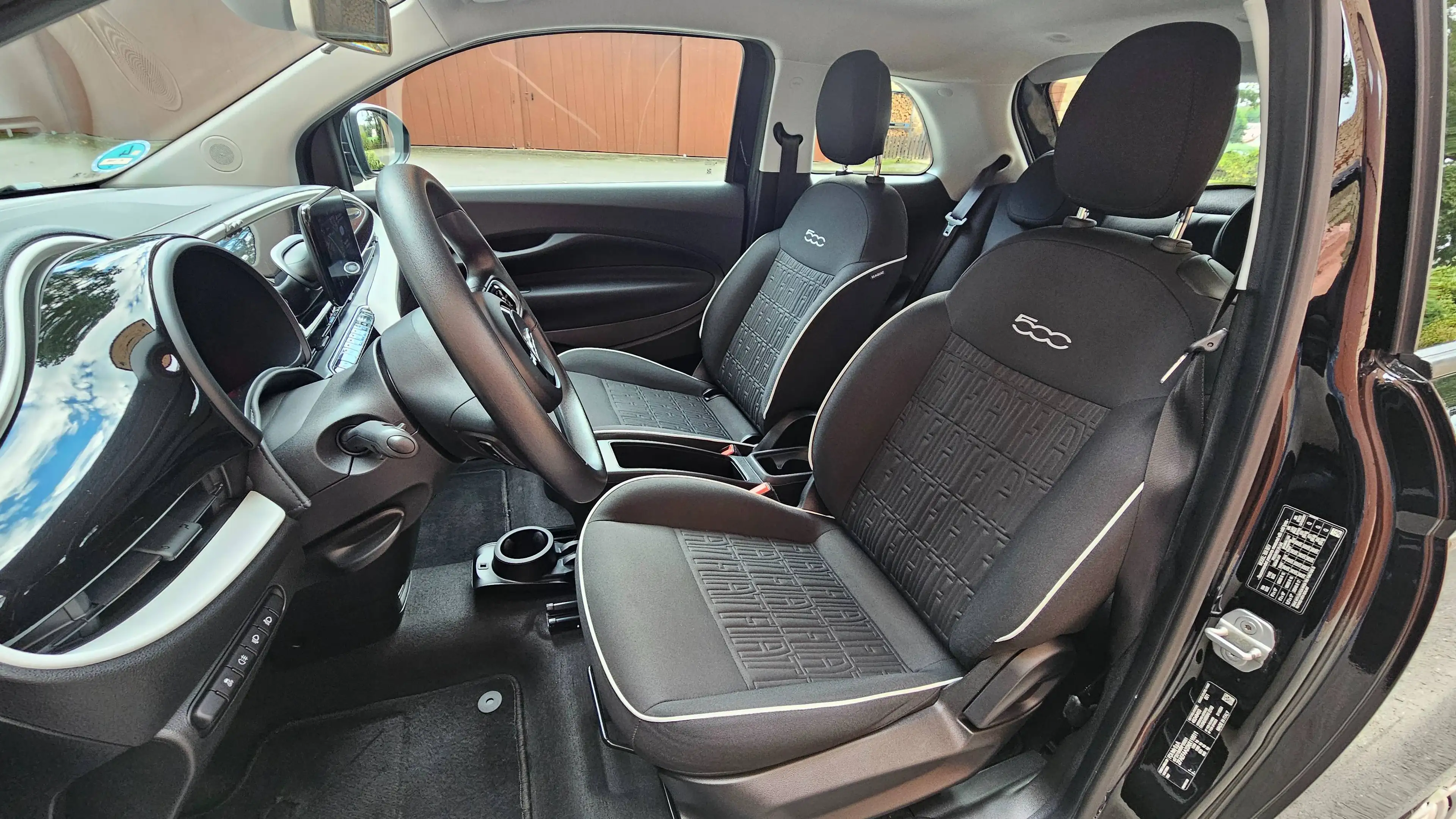 Fiat 500e Action + Winter + Radiopaket 11kW-Onboard Garantie! — photo 6