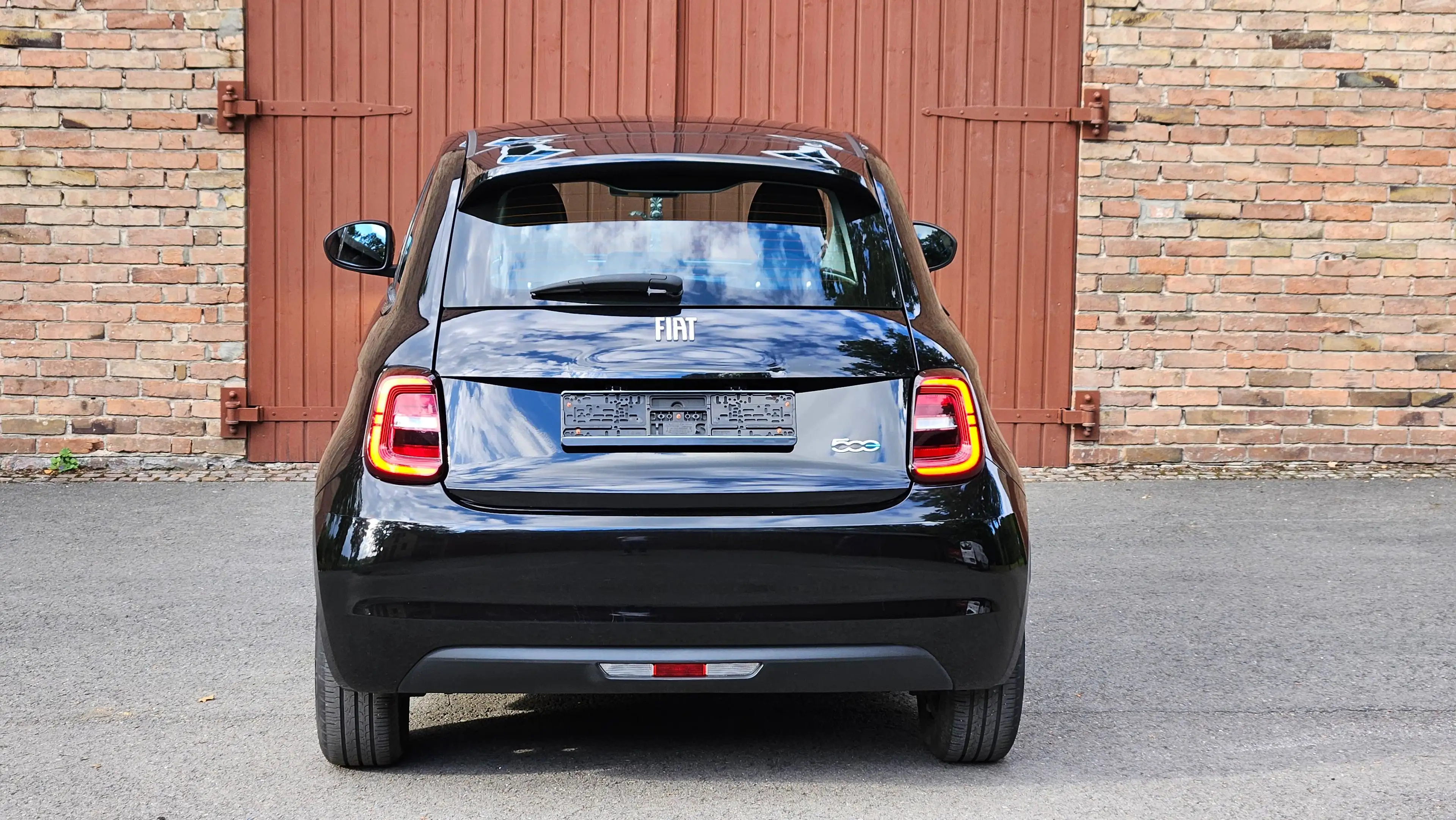 Fiat 500e Action + Winter + Radiopaket 11kW-Onboard Garantie! — photo 10