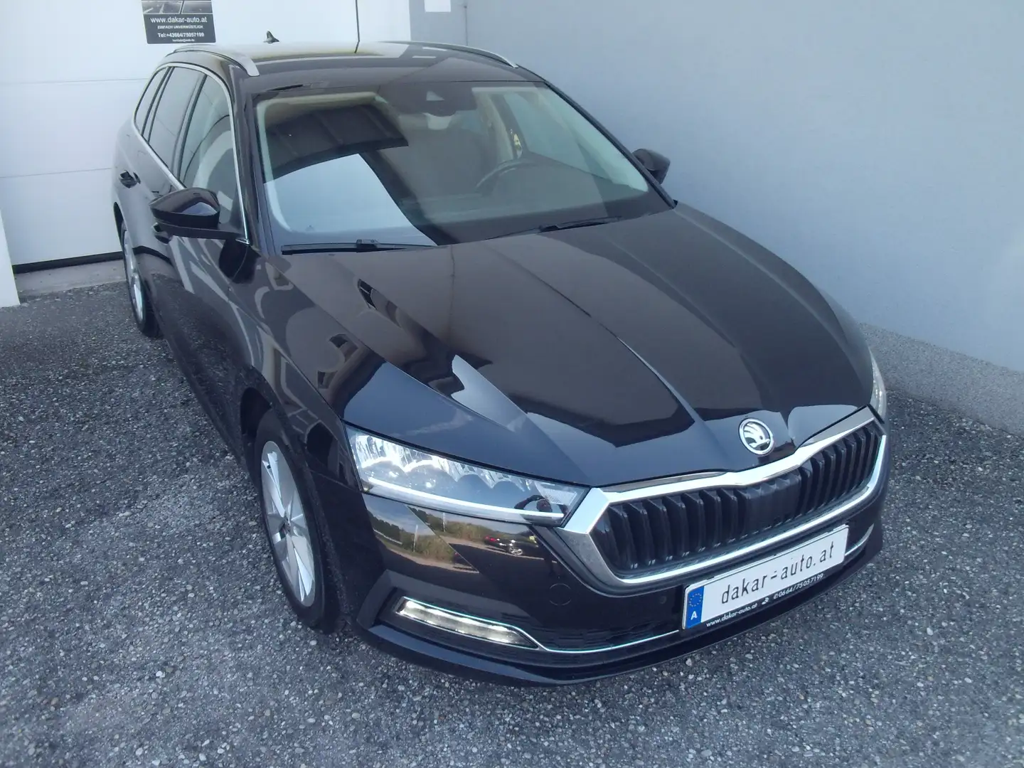 Skoda Octavia Style NAVI, AHK, LED+, SHZ, ALU 17", PDC, TEL Schwarz - 2