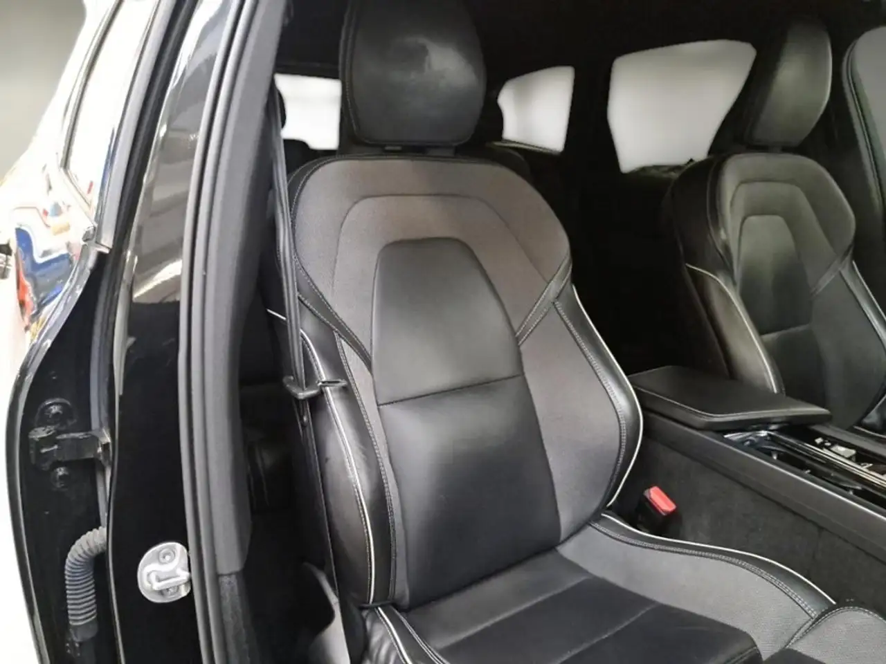 Volvo XC60 B4 D AWD AUTOMATICO PLUS DARK SUV, миниатюра 10