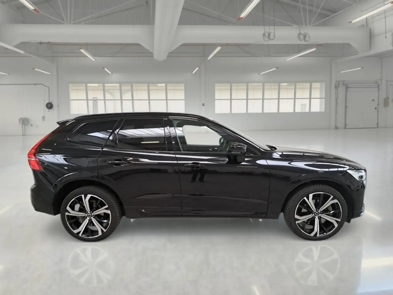 Volvo XC60 B4 D AWD AUTOMATICO PLUS DARK SUV, миниатюра 3