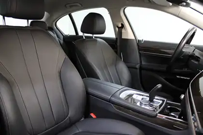 Annonce voiture d'occasion BMW 740 - CARADIZE