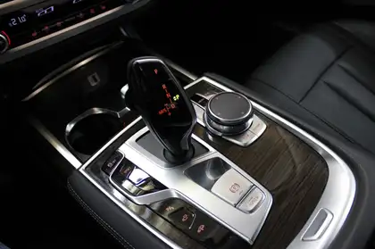Annonce voiture d'occasion BMW 740 - CARADIZE
