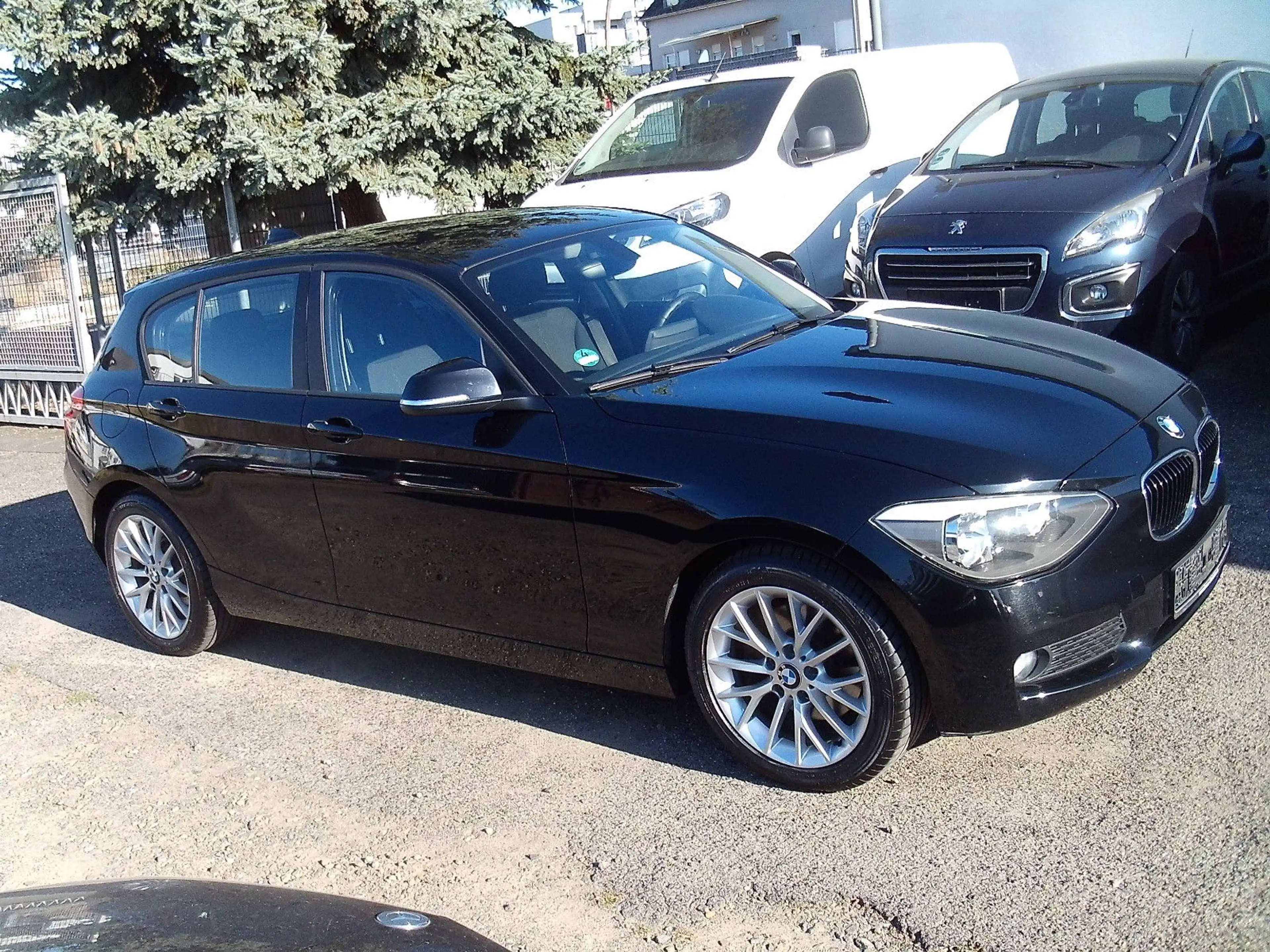 BMW 125 1 Limousine 5-trg. 125 i — photo 3