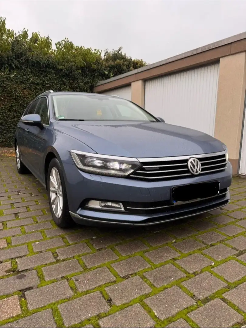 Volkswagen Passat Variant 2.0 TDI|240PS|LED|MASSAGE|RÜCKFAHRKAMERA| Blau - 1