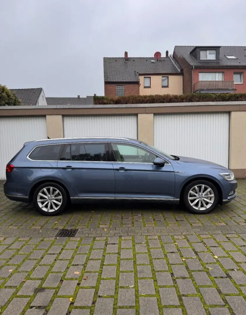 Volkswagen Passat Variant 2.0 TDI|240PS|LED|MASSAGE|RÜCKFAHRKAMERA| Blau - 2