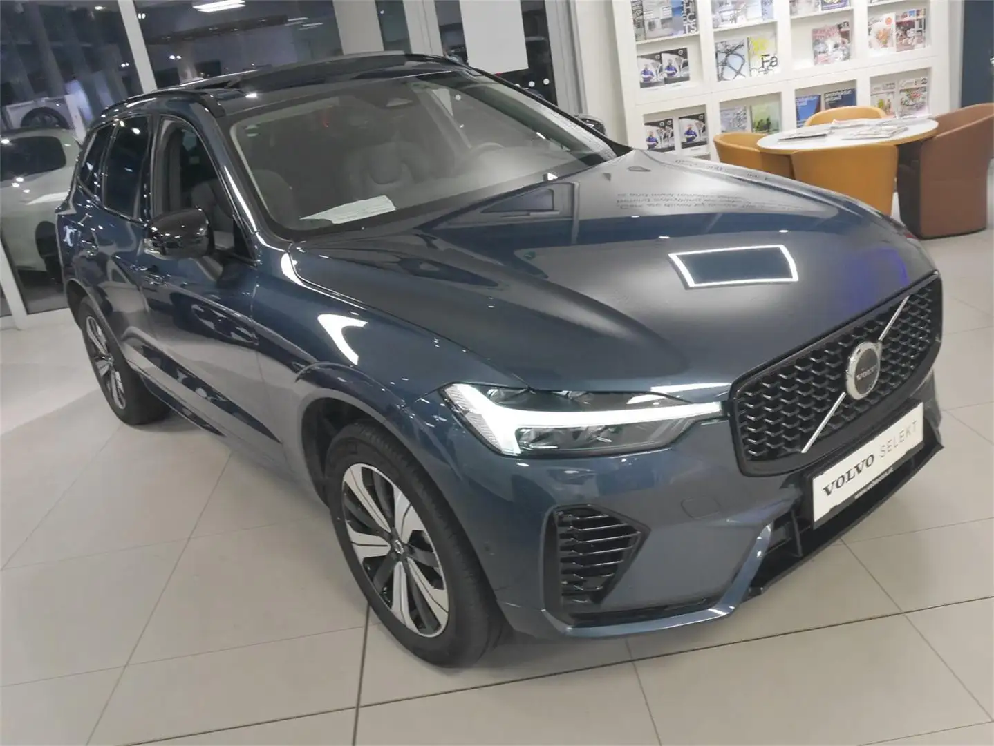 Volvo XC60 T6 AWD Geartr. Plus Dark Blau - 1