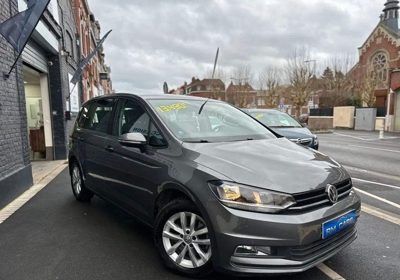 Volkswagen Touran Trendline — photo 1 of 5