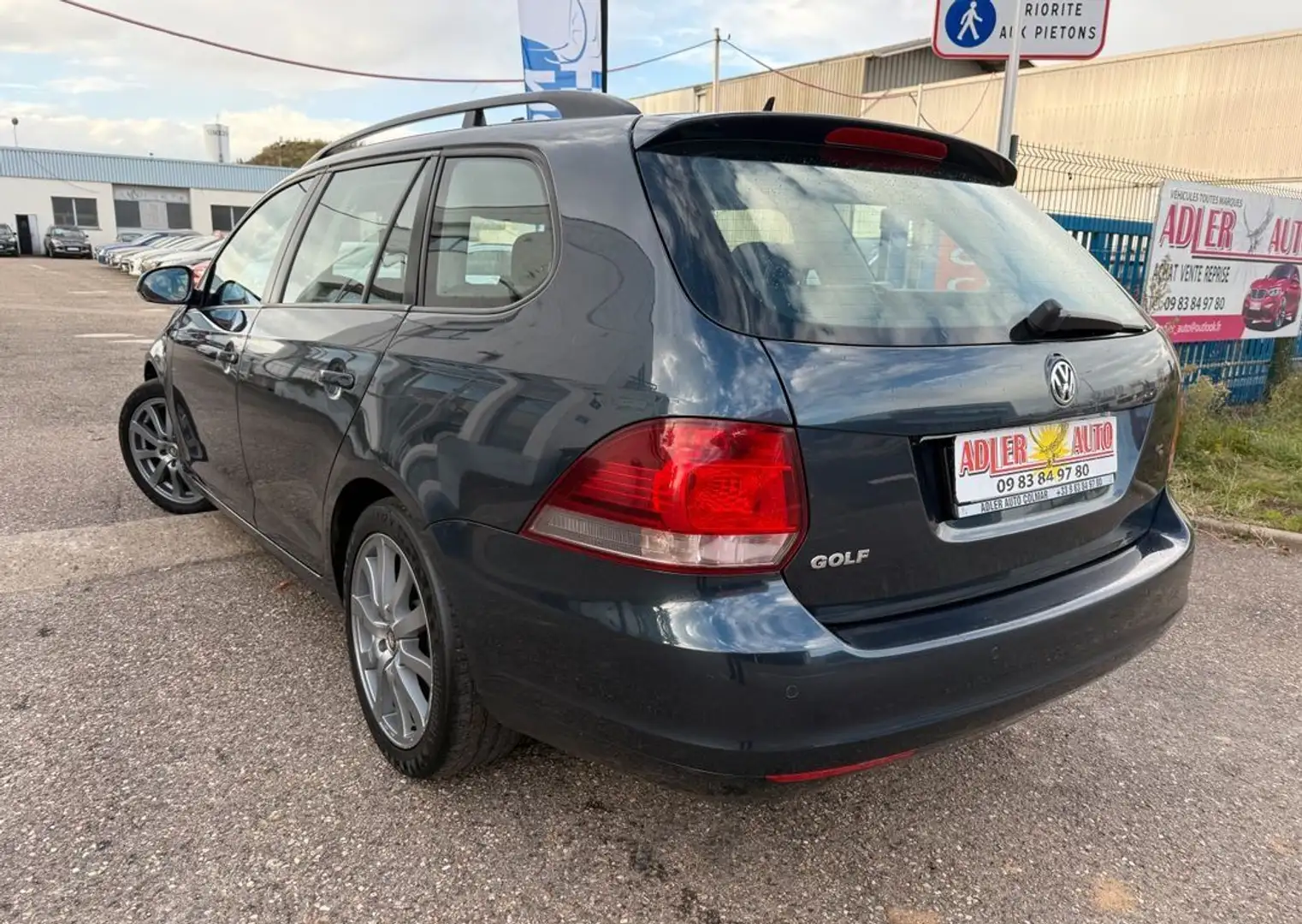 Volkswagen Golf VI Break 1.6i Trendline 102ch 1ére MAIN Bleu - 2