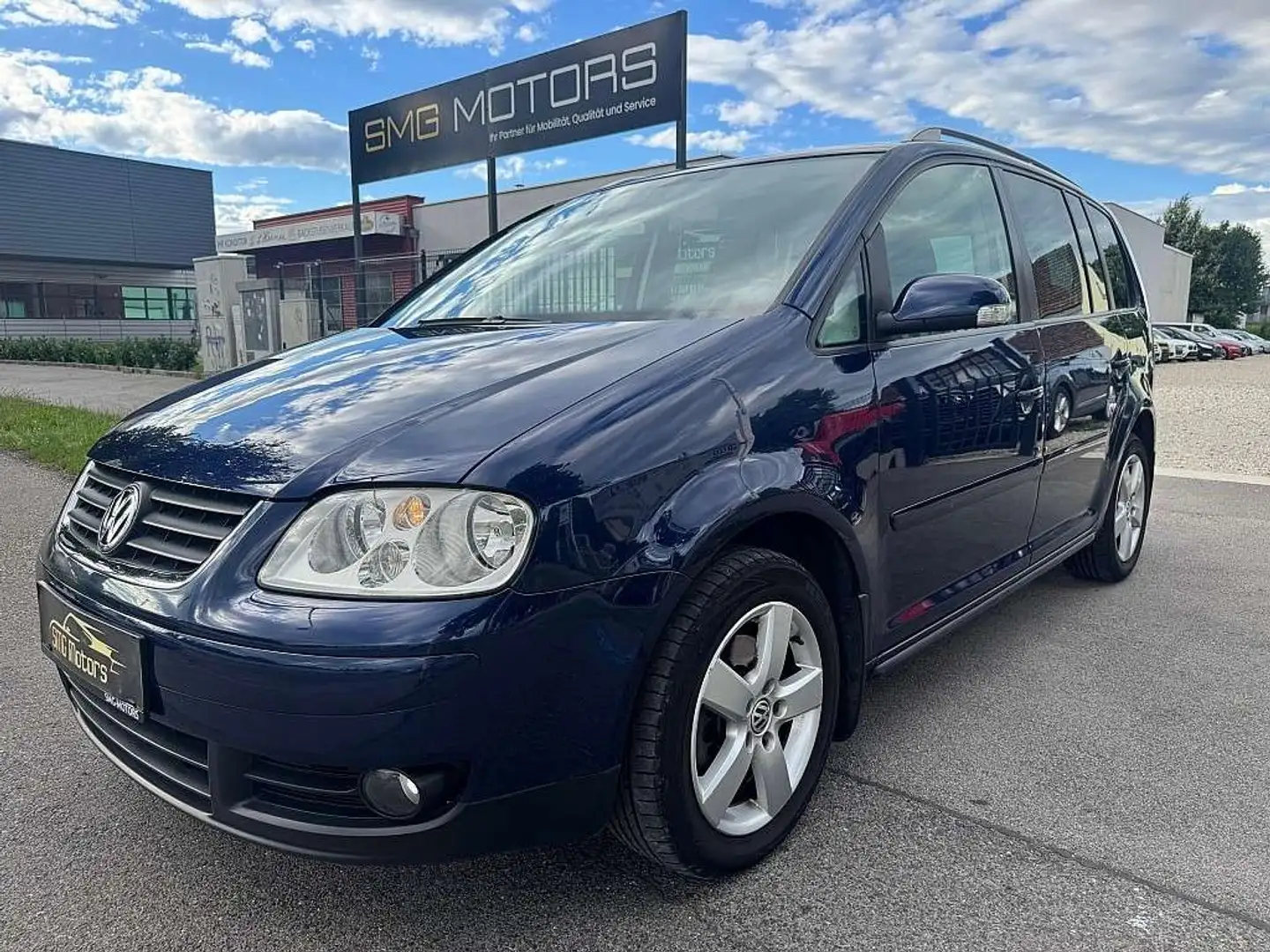 Volkswagen Touran Highline 2,0 TDI DPF Blau - 1