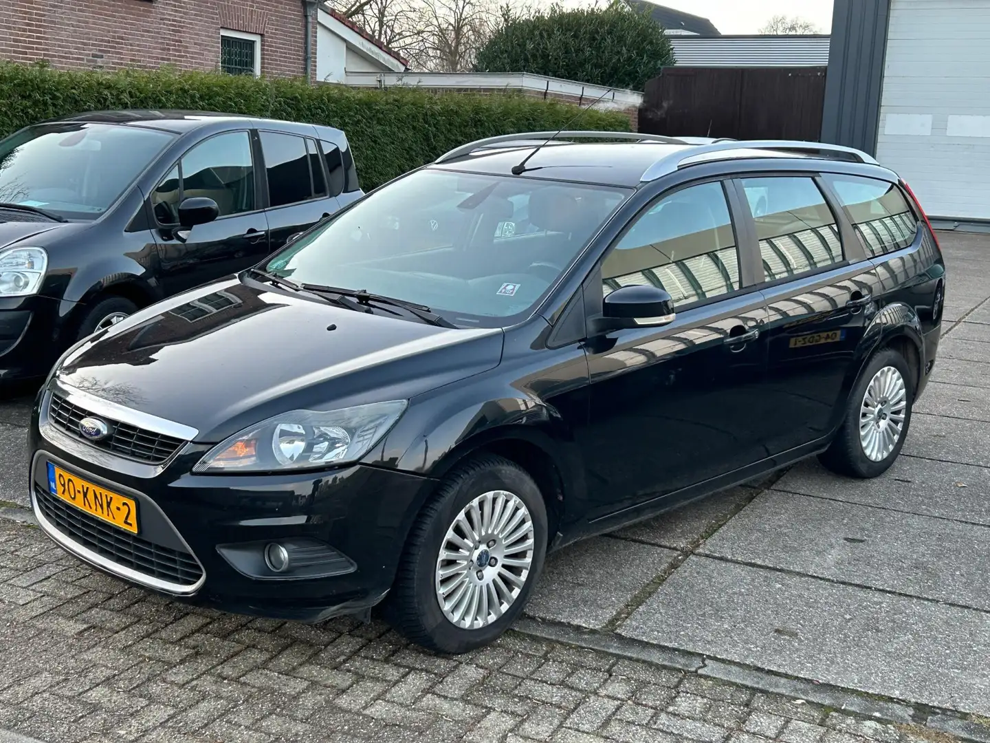 Ford Focus Wagon 1.8 Limited Flexi Fuel 2010 carplay! keyless Zwart - 1