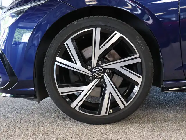 Volkswagen Golf view 8