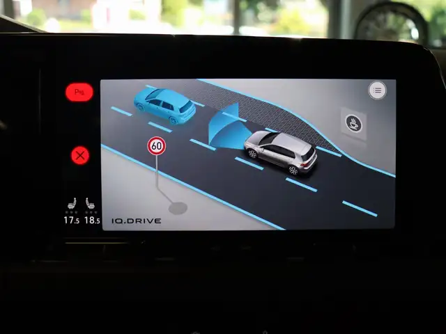 Volkswagen Golf view 19