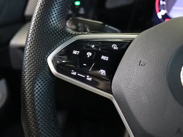 Volkswagen Golf view 14
