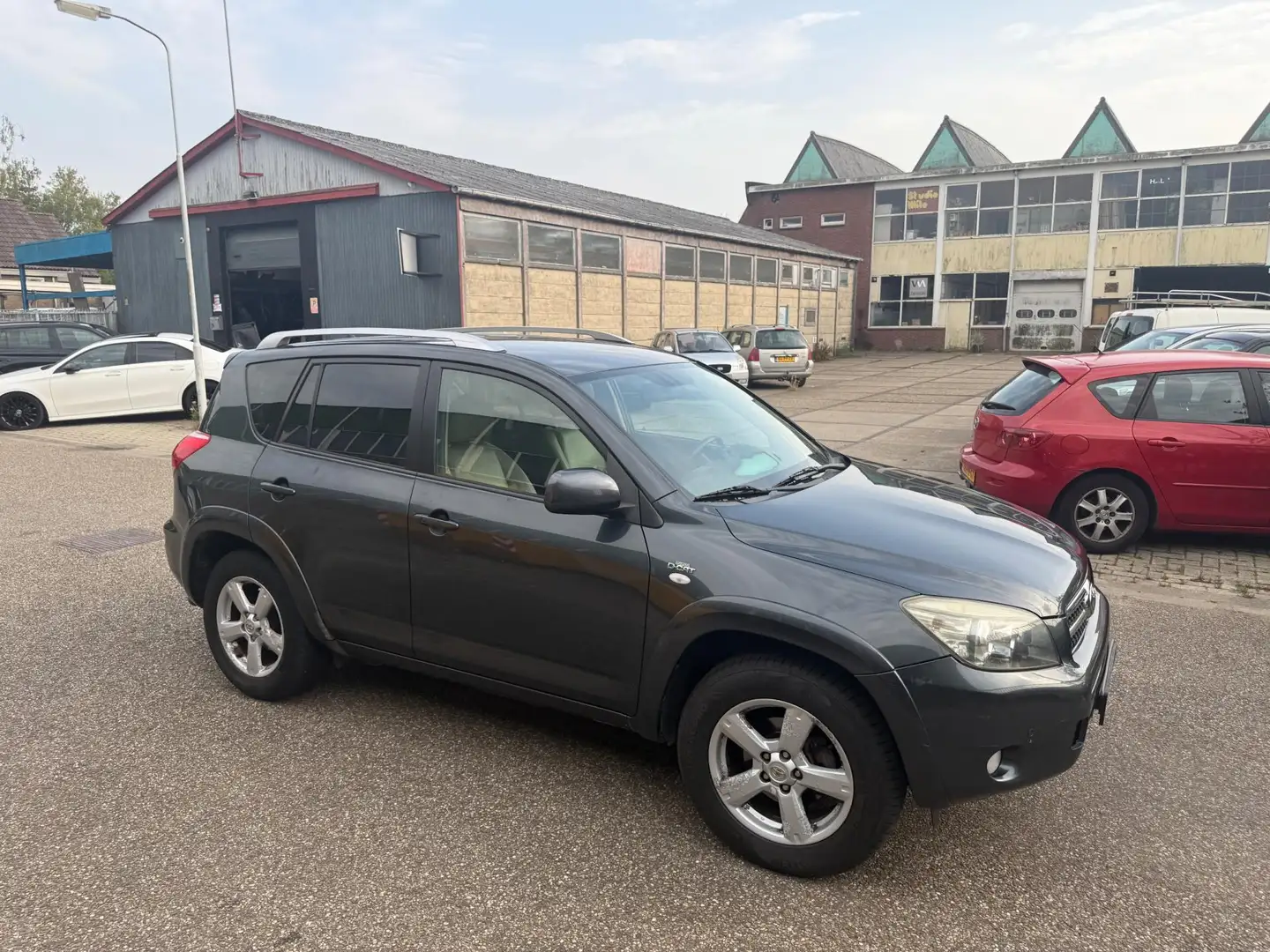 Toyota RAV 4 2.2 D-CAT Executive ((( leder / airconditioning )) Gris - 2