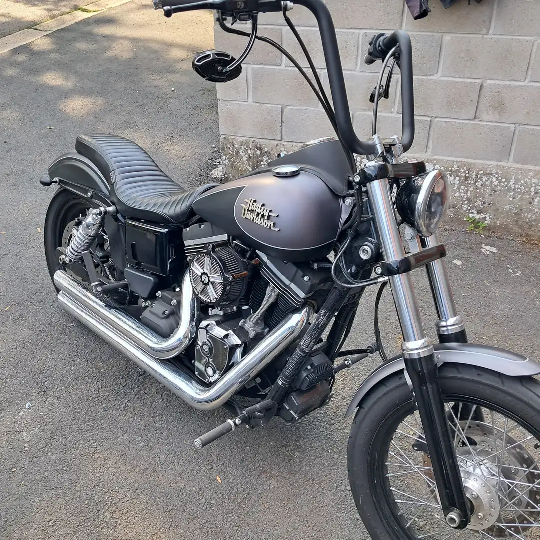 Harley-Davidson Dyna Street Bob Negru - 2