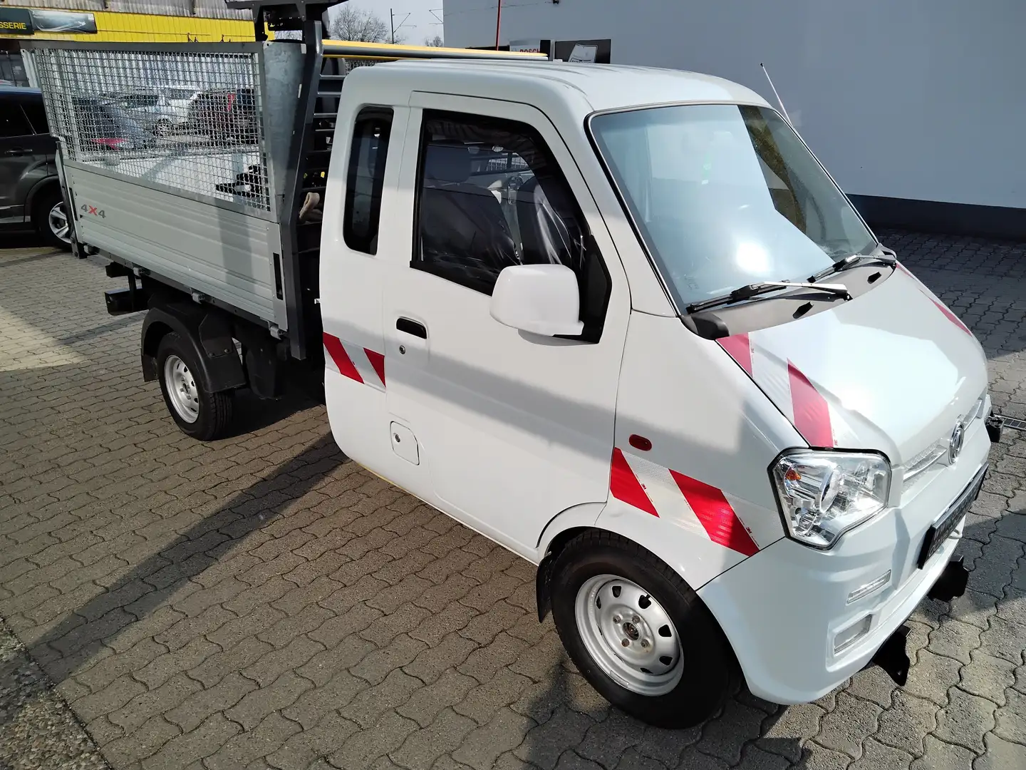 DFSK K01 LKW Kipper Weiß - 1