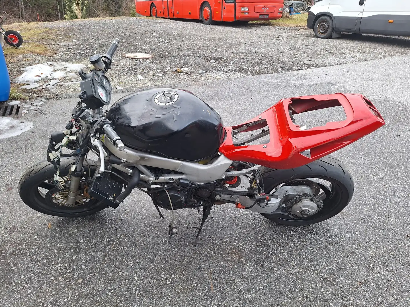 Honda VTR 1000 Siyah - 1