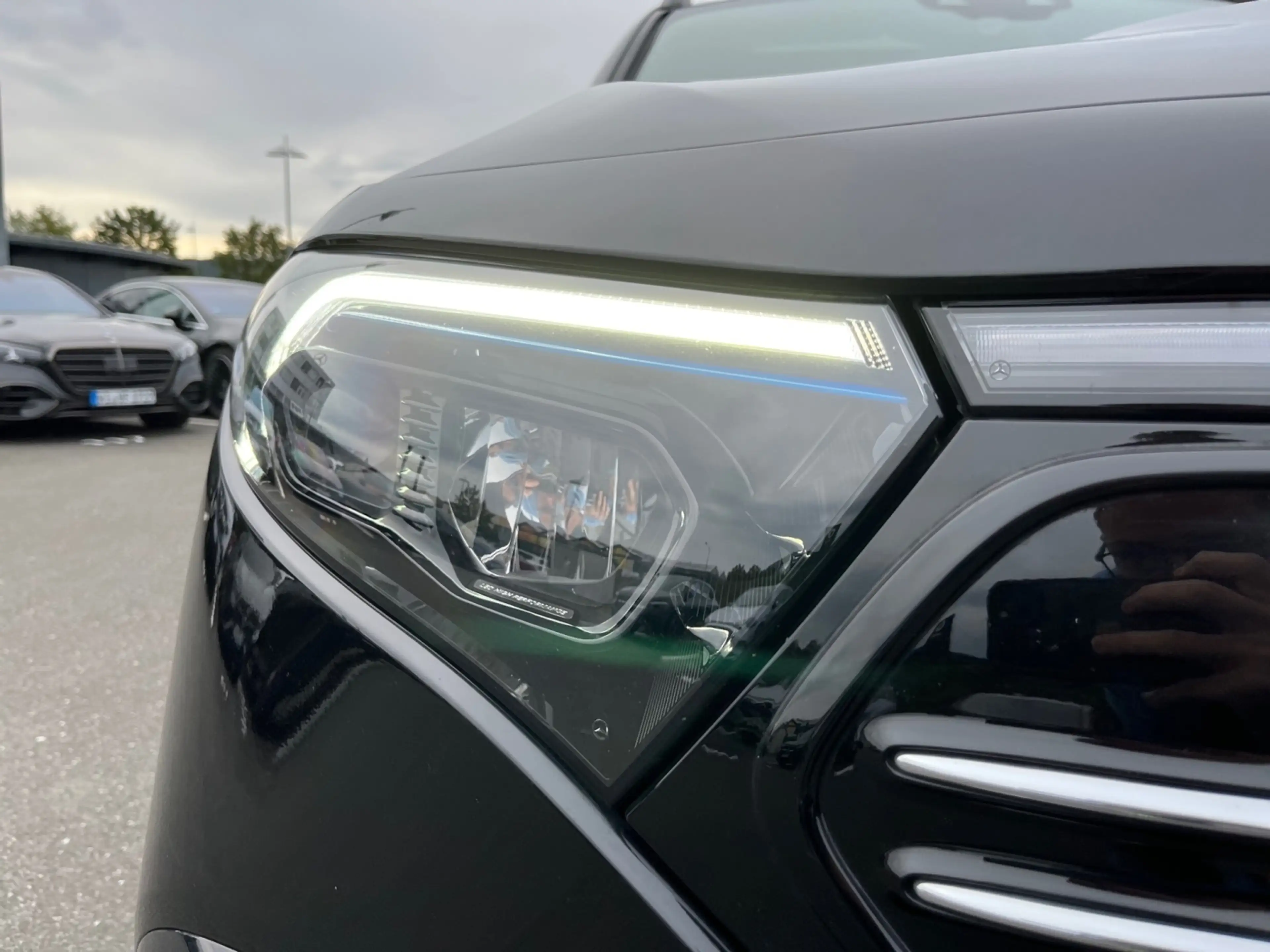 Mercedes-Benz EQB 250 AMG Night*360°*Pano*Burmester*LederPaket — photo 5