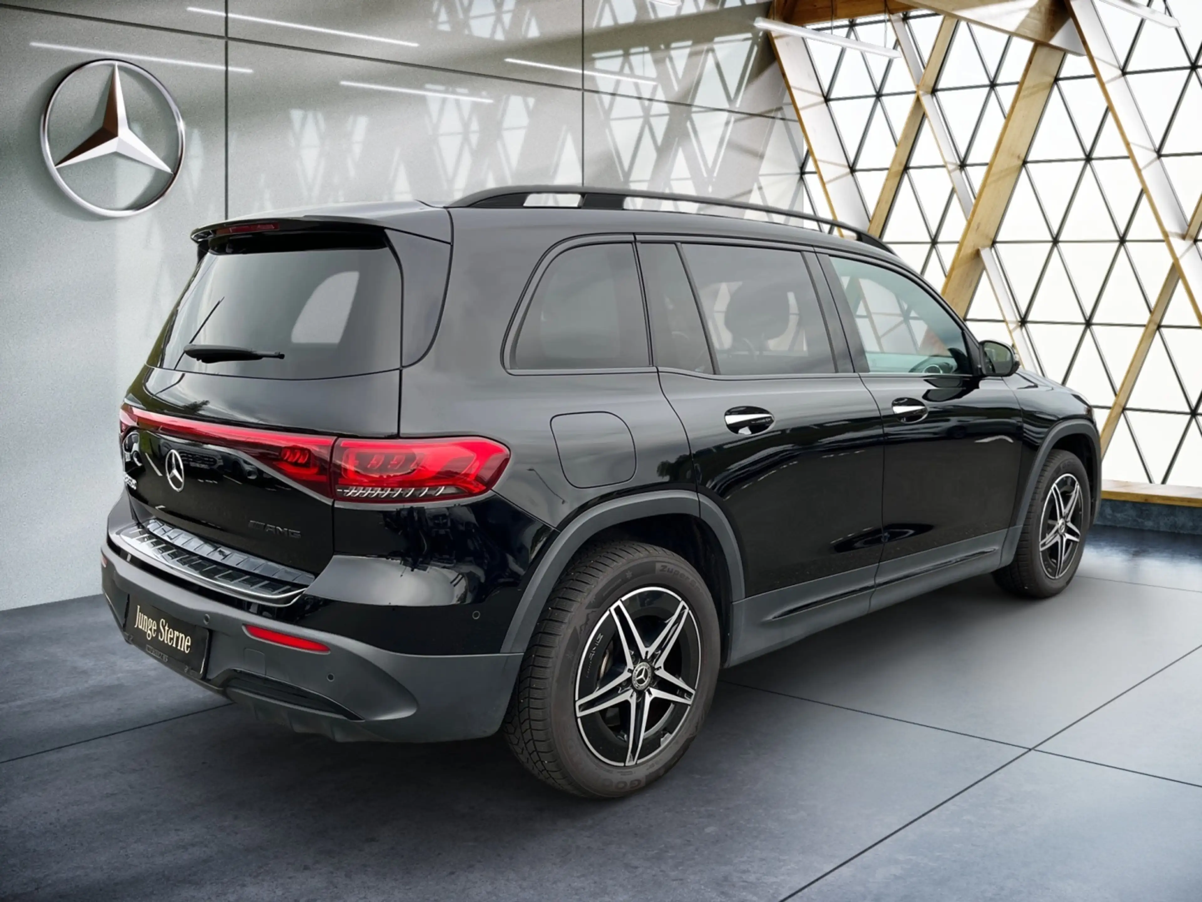 Mercedes-Benz EQB 250 AMG Night*360°*Pano*Burmester*LederPaket — photo 15