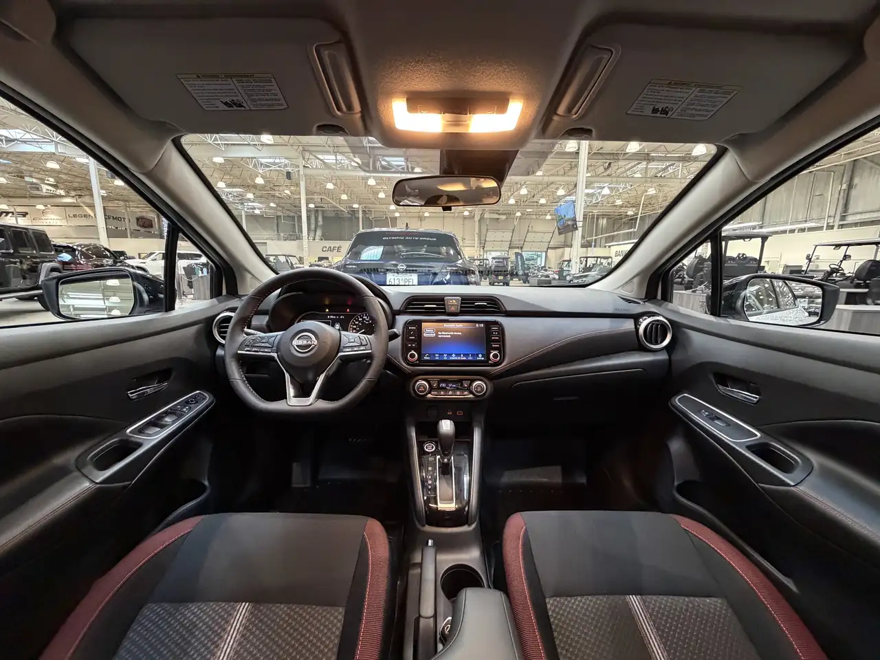 Nissan Versa снимка Nissan Versa