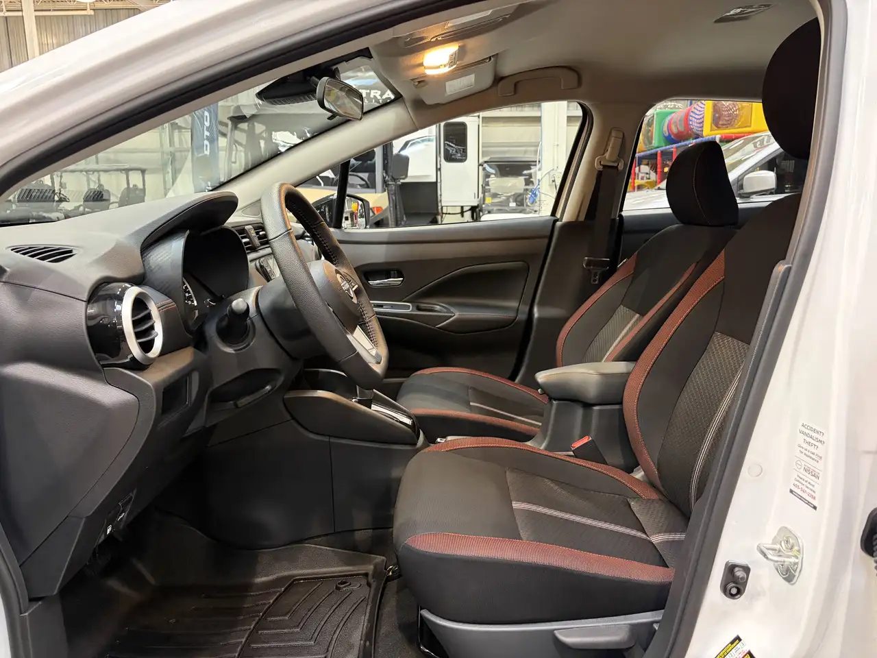 Nissan Versa снимка Nissan Versa