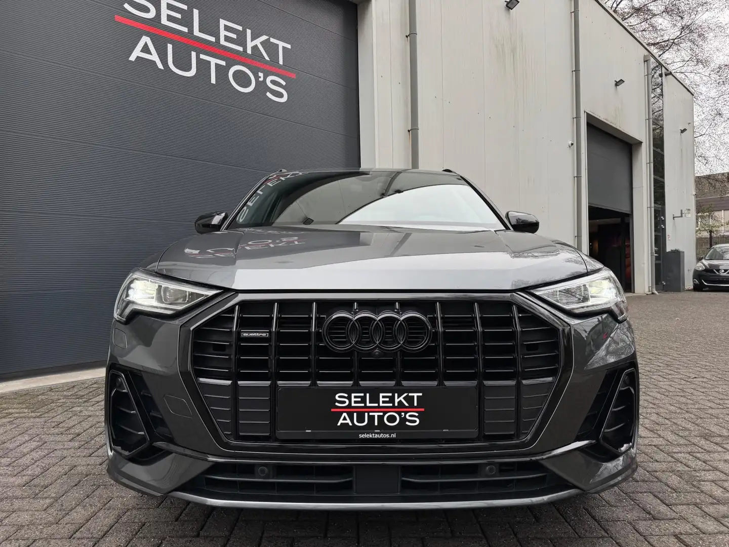 Audi Q3 45 TFSI Quattro 3 x S-Line Pano/Navi/Elekt Trekhaa Gris - 2