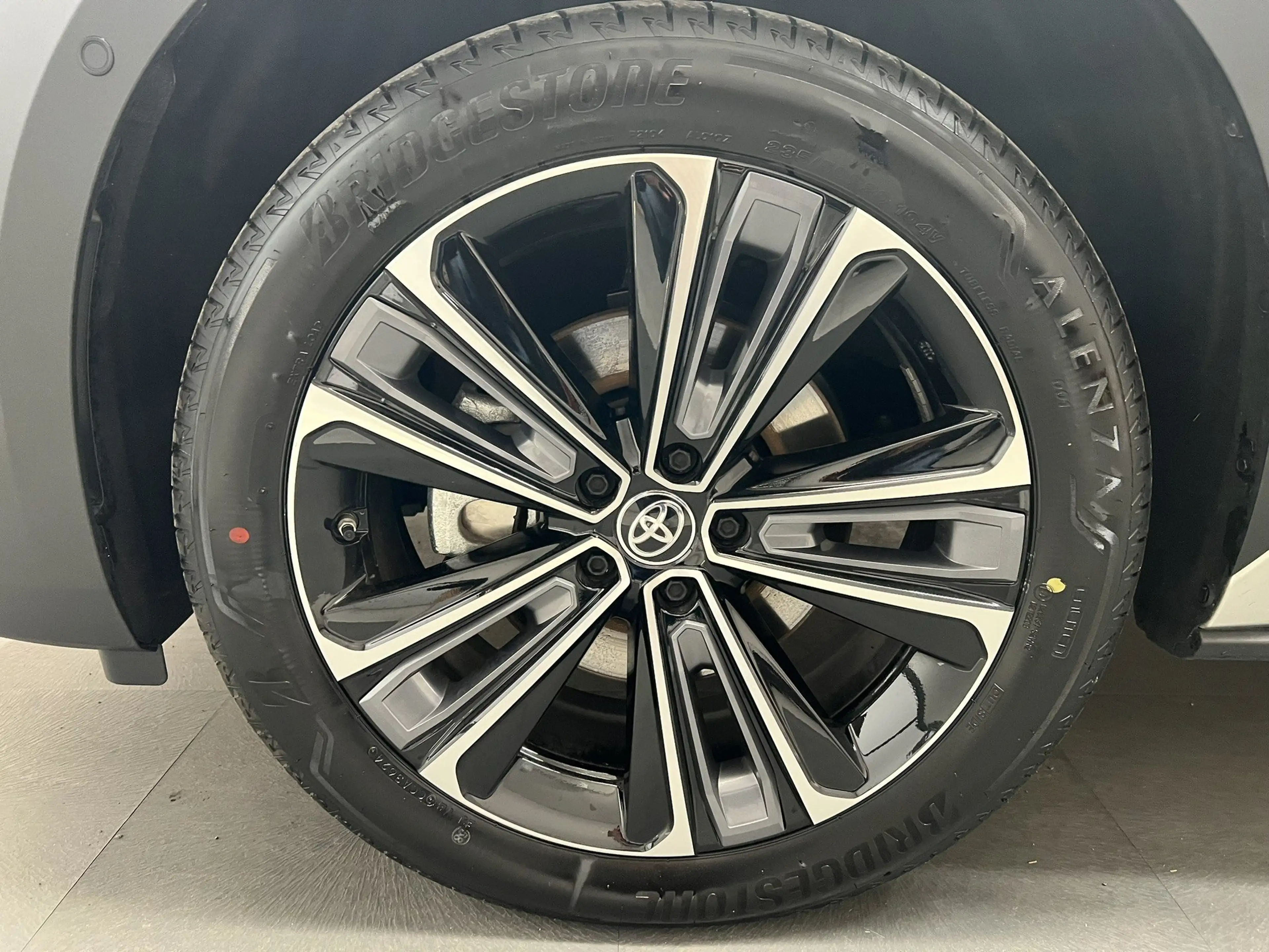 Toyota bZ4X Elektro 4x4 Executive + Style Paket — photo 6
