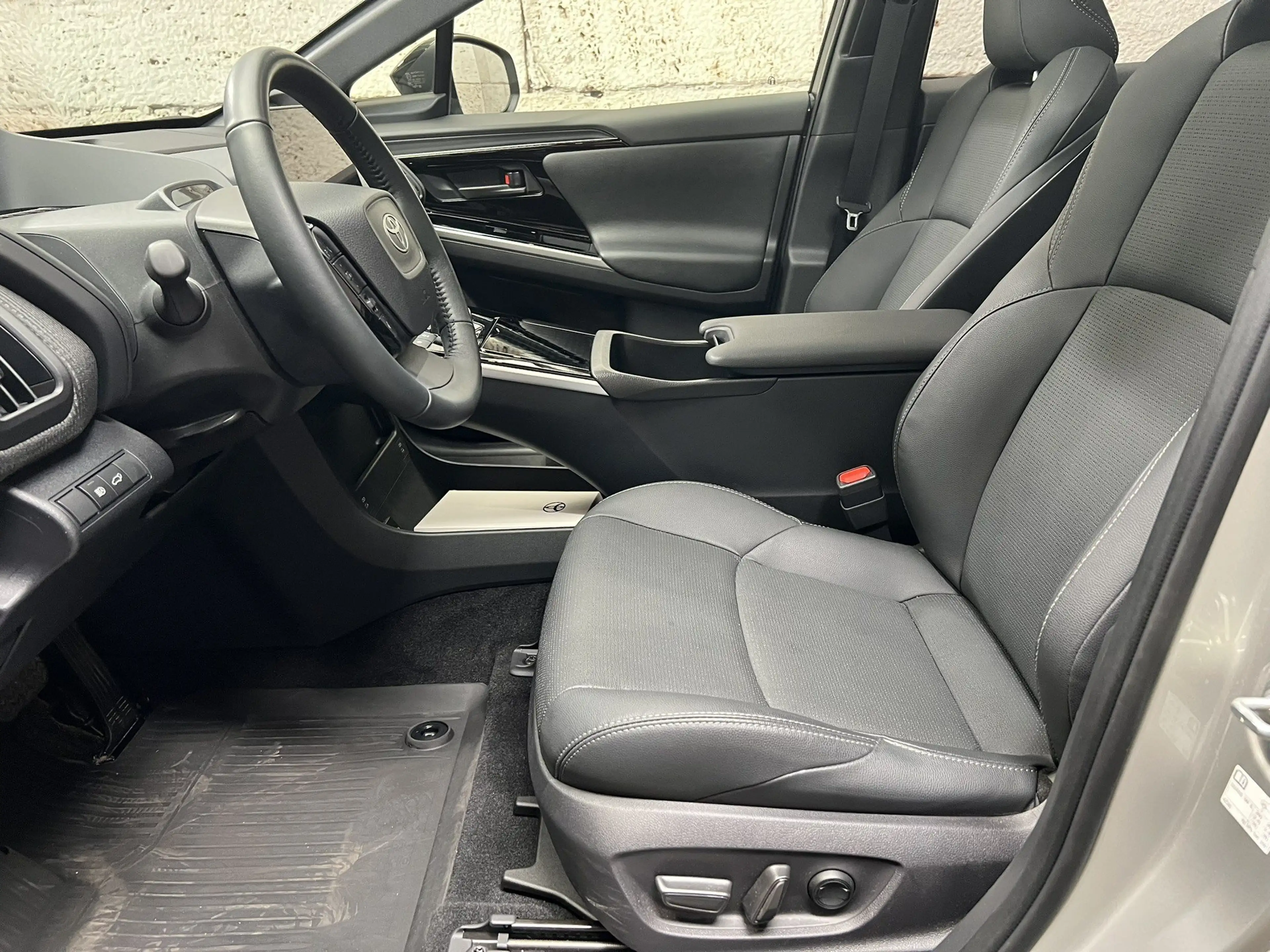 Toyota bZ4X Elektro 4x4 Executive + Style Paket — photo 11
